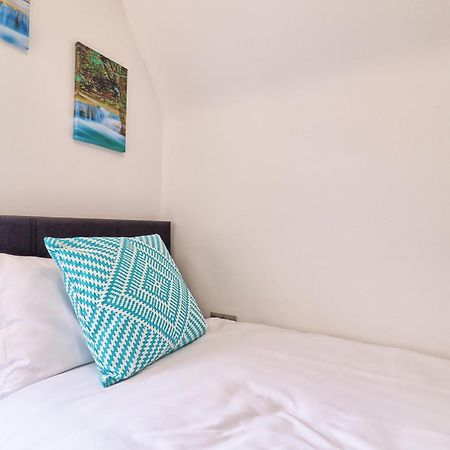 Writtle Massive 4 Bedroom Apartment With Parking In Gorgeous Countryside Location & Short Drive To Chelmsford City Centre Contractors Welcome Екстериор снимка