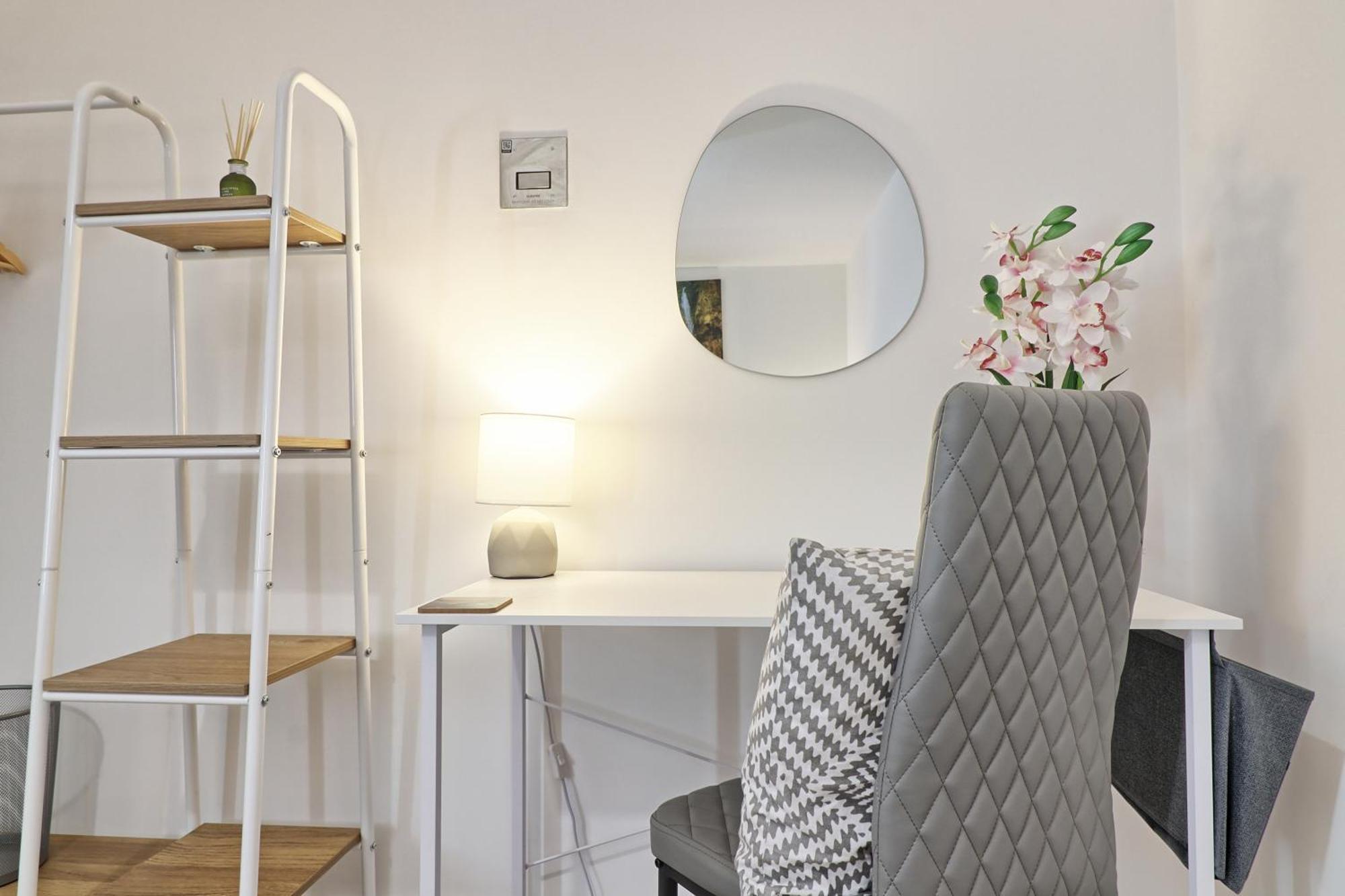 Writtle Massive 4 Bedroom Apartment With Parking In Gorgeous Countryside Location & Short Drive To Chelmsford City Centre Contractors Welcome Екстериор снимка