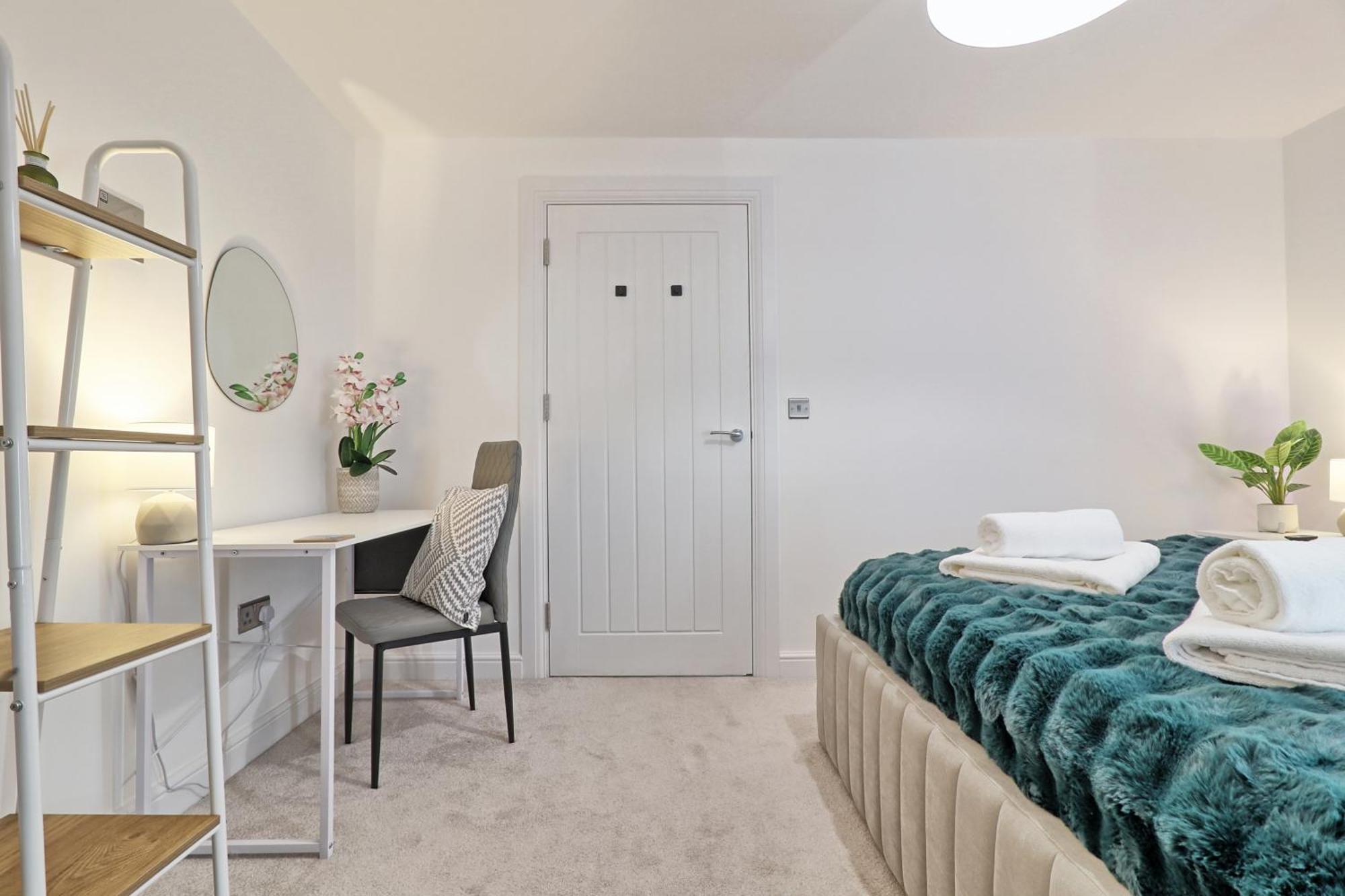 Writtle Massive 4 Bedroom Apartment With Parking In Gorgeous Countryside Location & Short Drive To Chelmsford City Centre Contractors Welcome Екстериор снимка