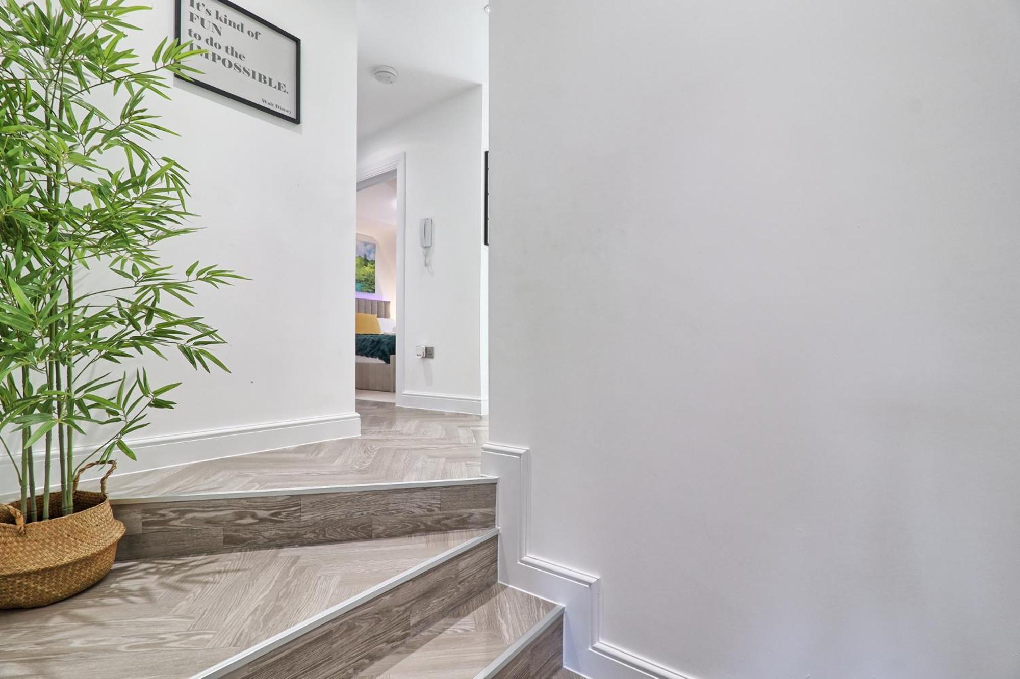 Writtle Massive 4 Bedroom Apartment With Parking In Gorgeous Countryside Location & Short Drive To Chelmsford City Centre Contractors Welcome Екстериор снимка
