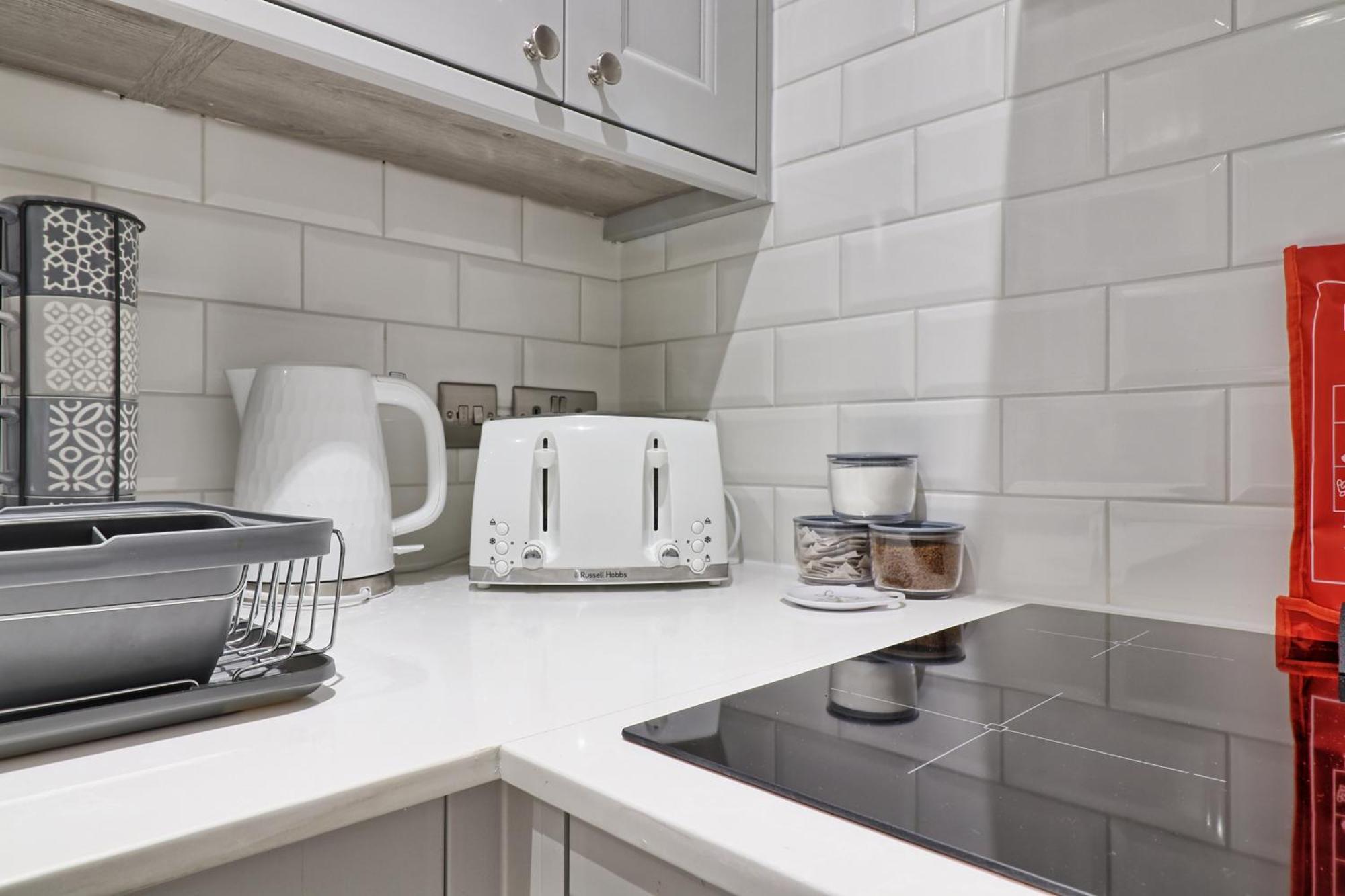 Writtle Massive 4 Bedroom Apartment With Parking In Gorgeous Countryside Location & Short Drive To Chelmsford City Centre Contractors Welcome Екстериор снимка