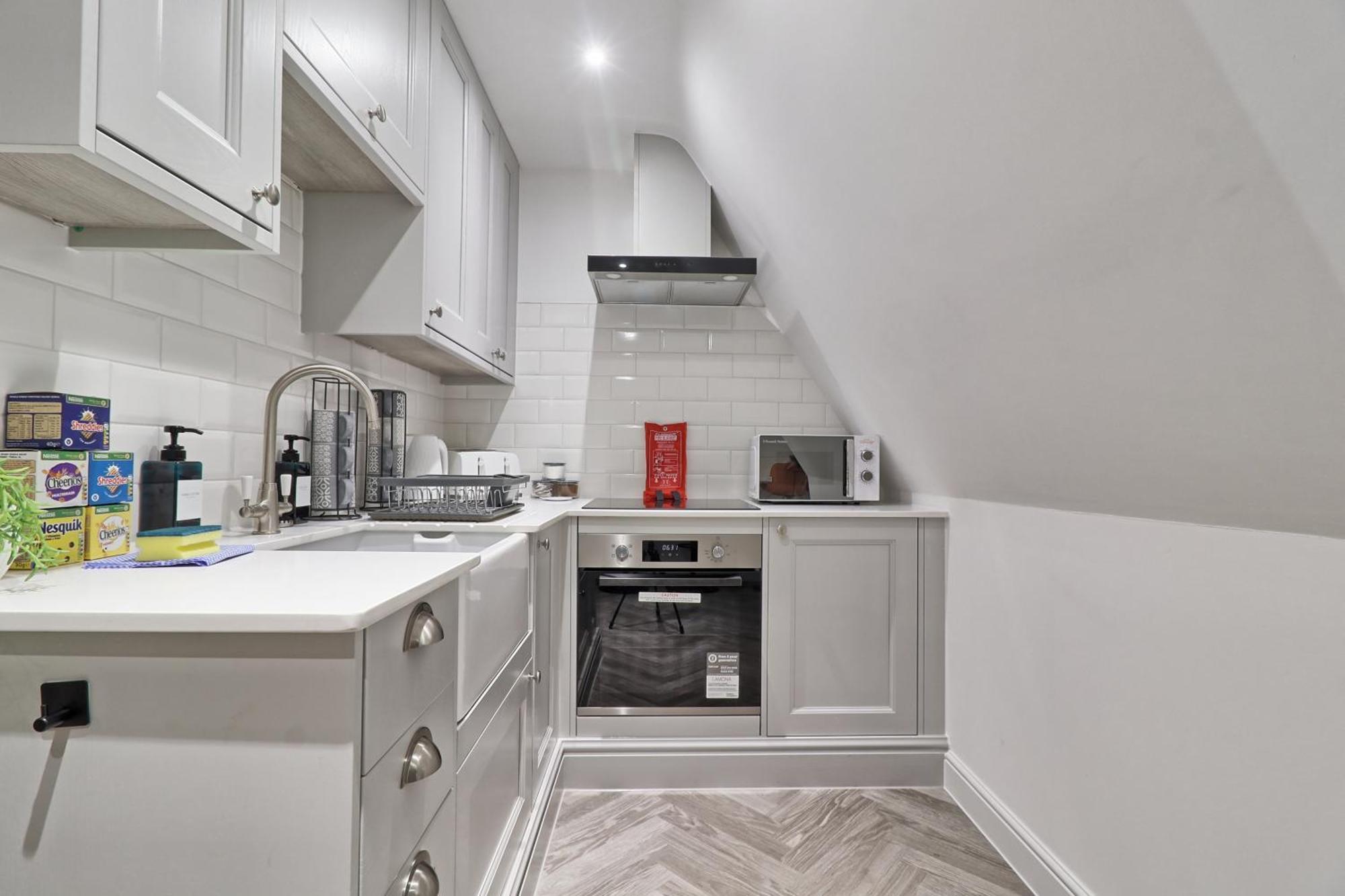 Writtle Massive 4 Bedroom Apartment With Parking In Gorgeous Countryside Location & Short Drive To Chelmsford City Centre Contractors Welcome Екстериор снимка