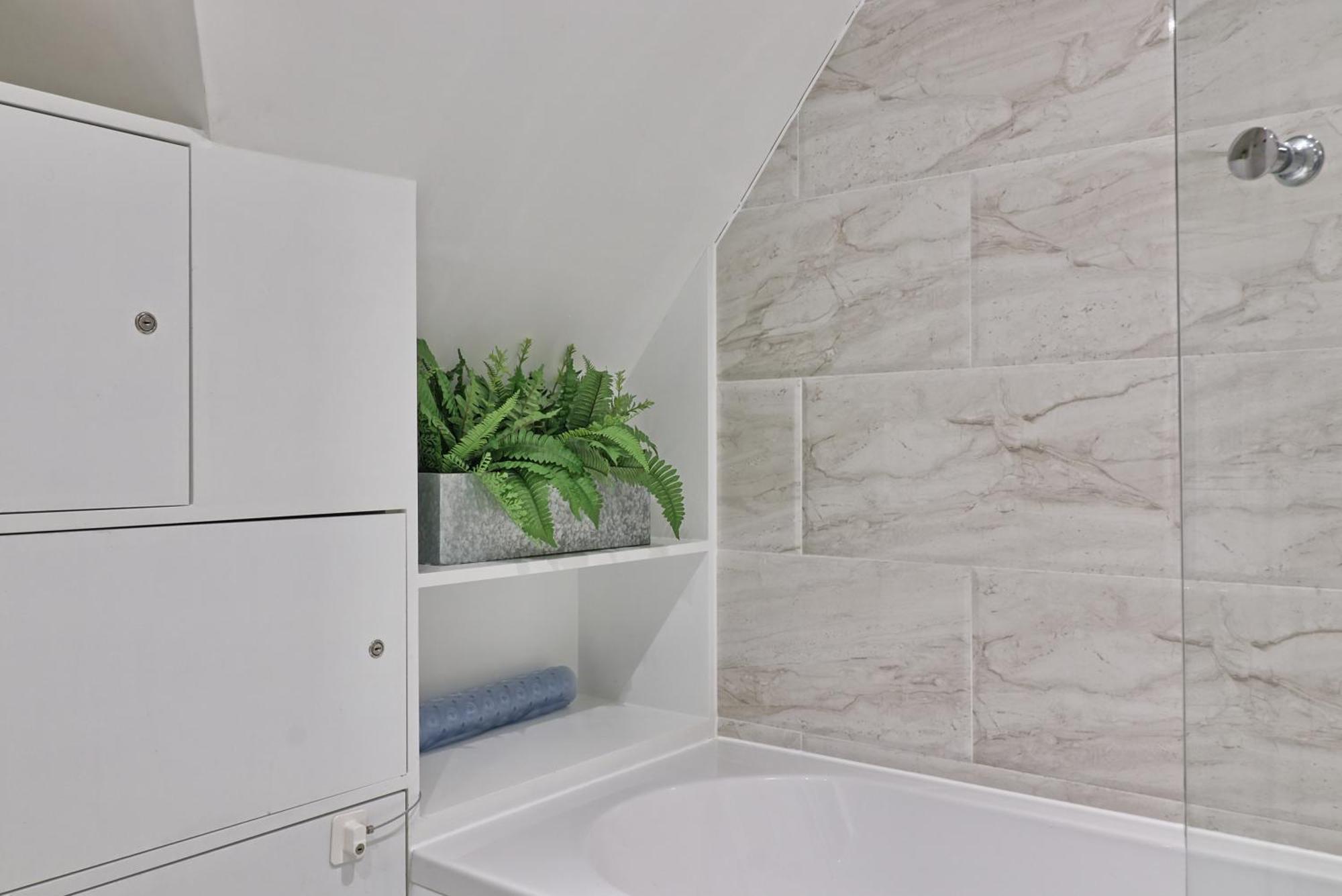 Writtle Massive 4 Bedroom Apartment With Parking In Gorgeous Countryside Location & Short Drive To Chelmsford City Centre Contractors Welcome Екстериор снимка